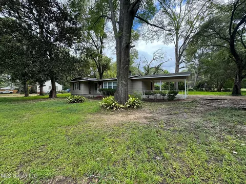 4810 Sheridan Dr, Jackson, MS 39206 photo 2
