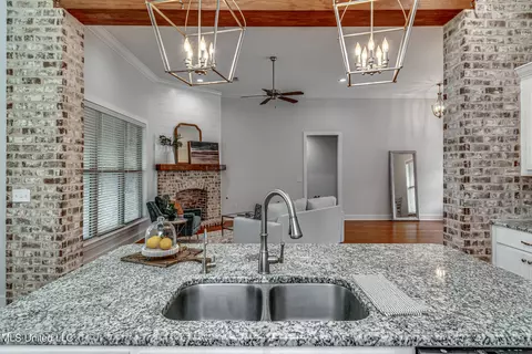 Kitchen - 400 Brazos Dr, Brandon, MS 39047 photo 3 of 4
