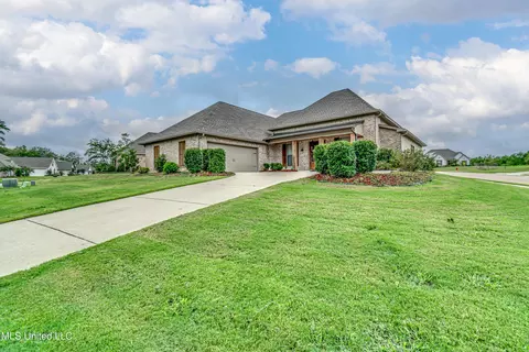 Exterior - 400 Brazos Dr, Brandon, MS 39047 photo 3 of 8