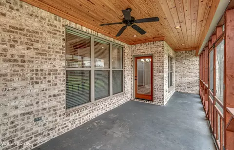 Exterior - 400 Brazos Dr, Brandon, MS 39047 photo 5 of 8