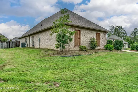 Exterior - 400 Brazos Dr, Brandon, MS 39047 photo 7 of 8