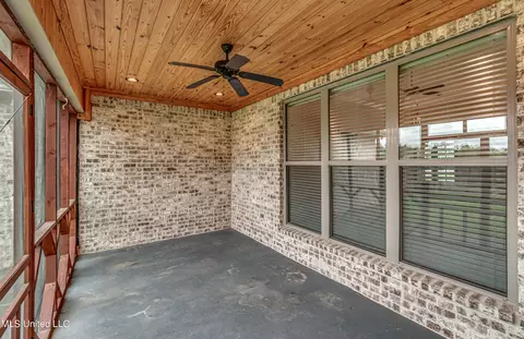 Exterior - 400 Brazos Dr, Brandon, MS 39047 photo 6 of 8
