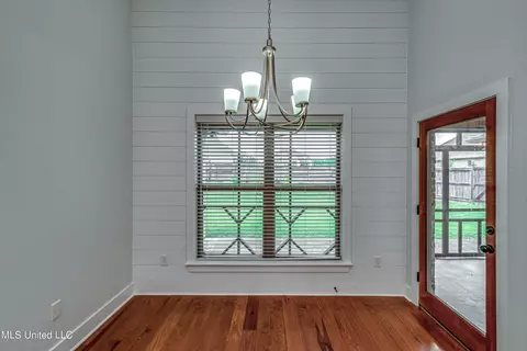 Dining - 400 Brazos Dr, Brandon, MS 39047 photo 1 of 1