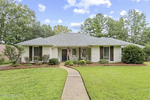 105 Hollenden Ln, Madison, MS 39110