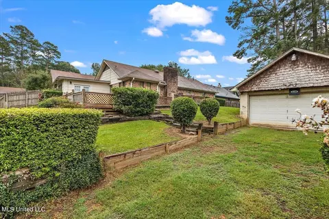 Exterior - 457 Cedarwood Dr, Jackson, MS 39212 photo 4 of 5