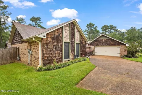 Exterior - 457 Cedarwood Dr, Jackson, MS 39212 photo 2 of 5