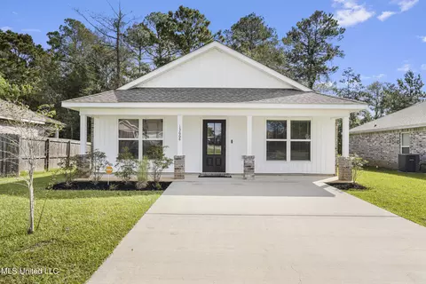 13668 Lawton Ln, Gulfport, MS 39503
