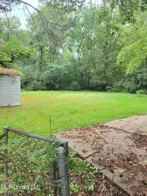 Exterior - 1032 Capri Circle Cir, Jackson, MS 39209 photo 2 of 2