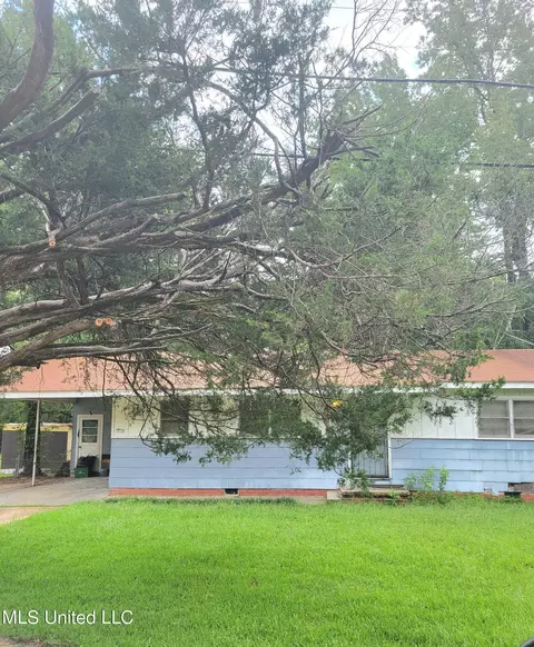 1032 Capri Circle Cir, Jackson, MS 39209