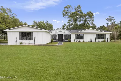 11222 Wolf River Rd, Gulfport, MS 39503