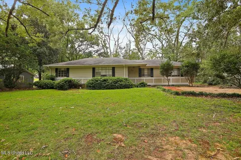 211 Mcree Dr, Clinton, MS 39056
