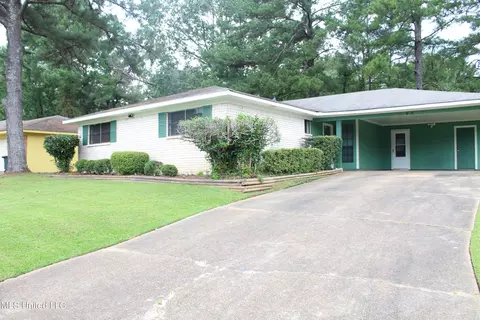 1505 Vernon Cir, Jackson, MS 39204
