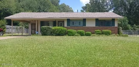 326 Queen Margaret Lane Ln, Jackson, MS 39209