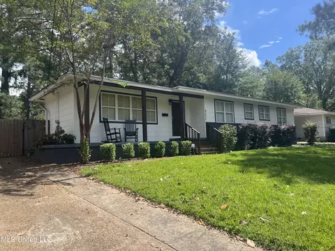 4272 Forest Park Dr, Jackson, MS 39211