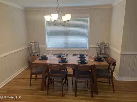 Dining - 4272 Forest Park Dr, Jackson, MS 39211 photo 2 of 2