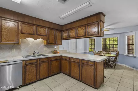 152 Lakeview Rd, Brandon, MS 39047 photo 18