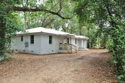 438 Manila St, Lucedale, MS 39452