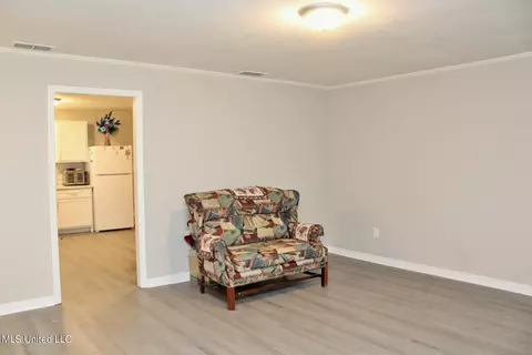 Living - 438 Manila St, Lucedale, MS 39452 photo 3 of 4