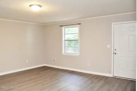 Living - 438 Manila St, Lucedale, MS 39452 photo 2 of 4