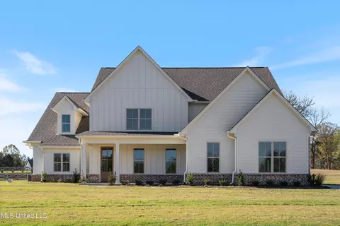 1093 Pebble View Dr, Byhalia, MS 38611
