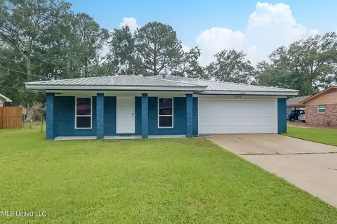 2902 Duncan Ave, Pascagoula, MS 39581