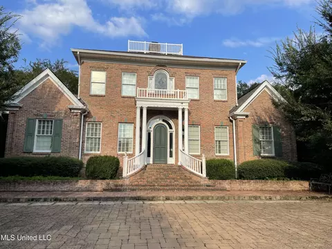 Exterior - 100 Hillview Ct, Brandon, MS 39042 photo 2 of 9