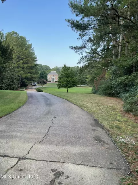 Exterior - 100 Hillview Ct, Brandon, MS 39042 photo 3 of 9