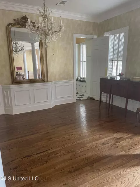 Dining - 100 Hillview Ct, Brandon, MS 39042 photo 1 of 1