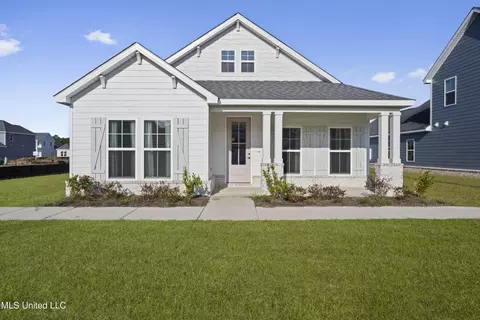 310 Glenrose Ave, Ocean Springs, MS 39564