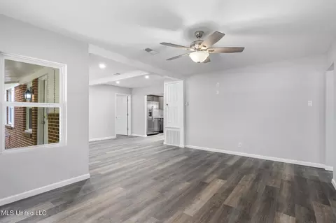 Living - 1130 Highway 63 S, Lucedale, MS 39452 photo 5 of 6