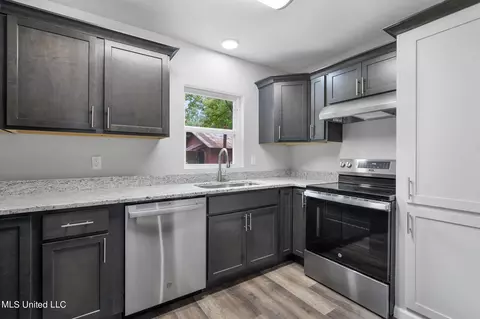 Kitchen - 1130 Highway 63 S, Lucedale, MS 39452 photo 2 of 2