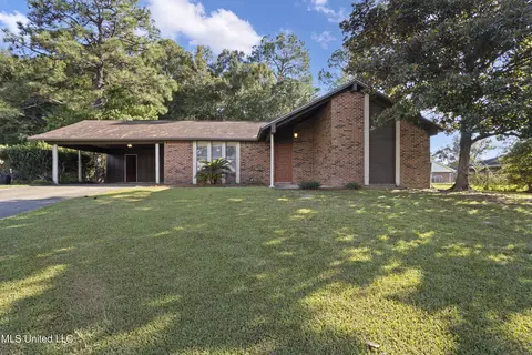 12321 Kipling Pl, Ocean Springs, MS 39564