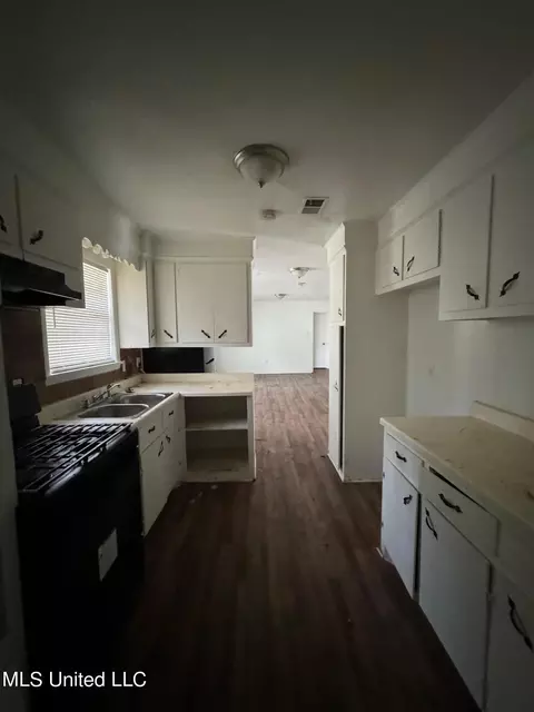 1162 Marble St, Jackson, MS 39212 photo 5
