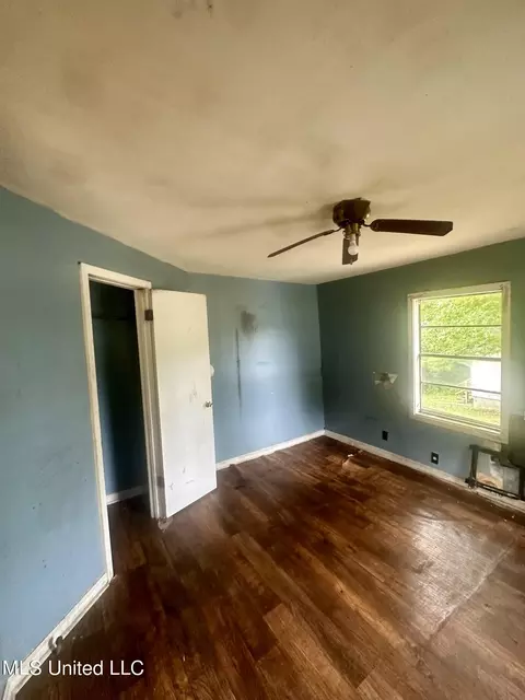Bedroom - 1030 Pine Hill St, Grenada, MS 38901 photo 3 of 3