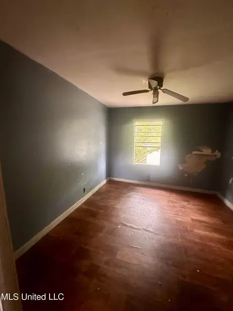 Bedroom - 1030 Pine Hill St, Grenada, MS 38901 photo 1 of 3