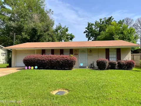 1912 Overbrook Dr, Jackson, MS 39213