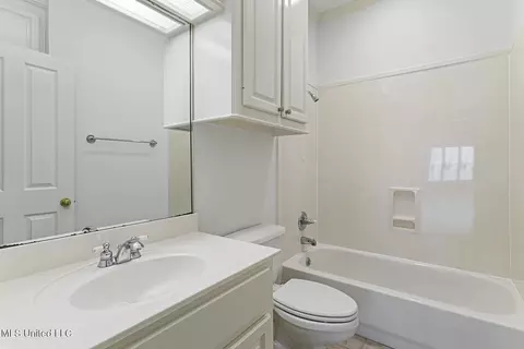 Bath - 21 Pear Orchard Park, Jackson, MS 39211 photo 5 of 5