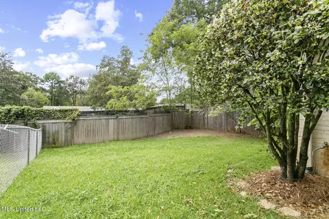 Exterior - 21 Pear Orchard Park, Jackson, MS 39211 photo 6 of 7