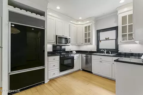 Kitchen - 21 Pear Orchard Park, Jackson, MS 39211 photo 1 of 1
