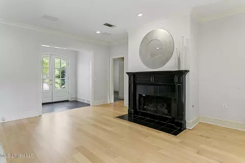 Living - 21 Pear Orchard Park, Jackson, MS 39211 photo 3 of 3