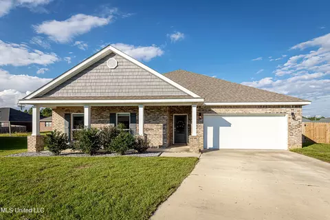 1220 Carraway Cv, Ocean Springs, MS 39564