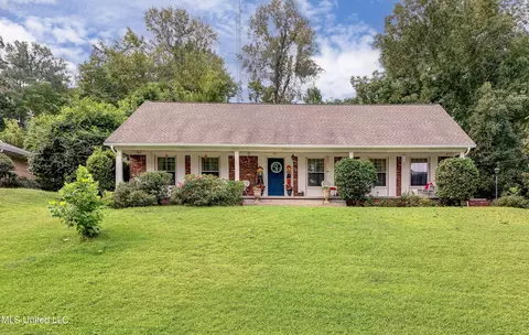 1448 Parkside Drive Dr, Vicksburg, MS 39180