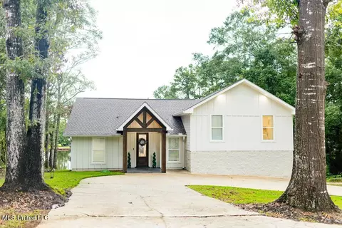 1400 E Lakeshore Dr, Carriere, MS 39426
