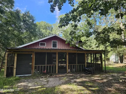361 Pine Grove Rd, Picayune, MS 39466