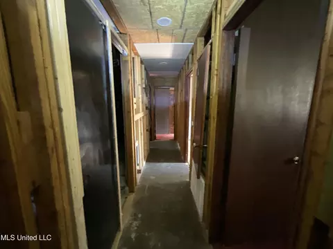 Entry Way - 1007 Killingsworth Ln, Wesson, MS 39191 photo 1 of 1