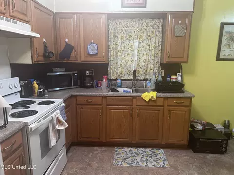 6519 Herring St, Moss Point, MS 39563 photo 4
