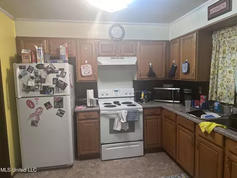 6519 Herring St, Moss Point, MS 39563 photo 3