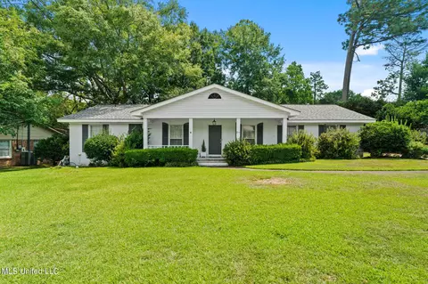 210 Southampton Rd, Hattiesburg, MS 39401