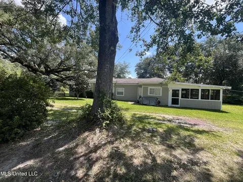 13337 John Lee Rd, Biloxi, MS 39532