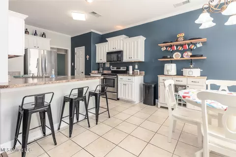 Kitchen - 1394 Village Wood Dr, Hernando, MS 38632 photo 1 of 4